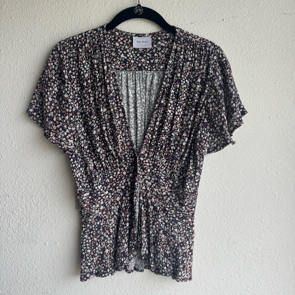 Rue Stiic Floral V-neck Button Front Flutter-Sleeve Blouse size XS